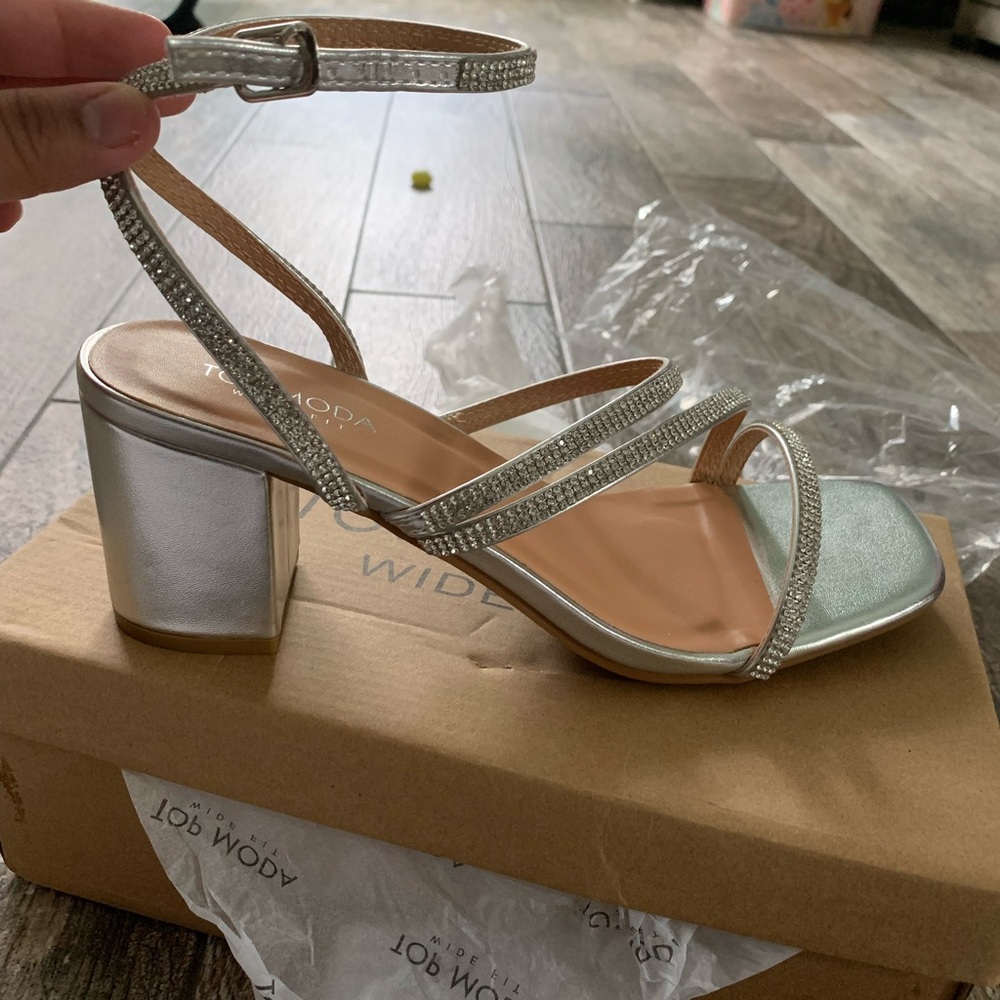 TOP Moda Silver Rhinestone Heels - Picture 2 of 4